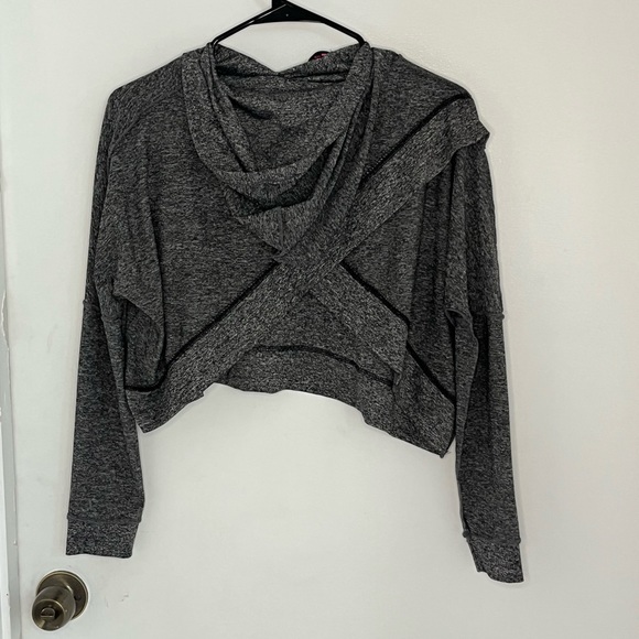 Grey workout long sleeve - Picture 2 of 2